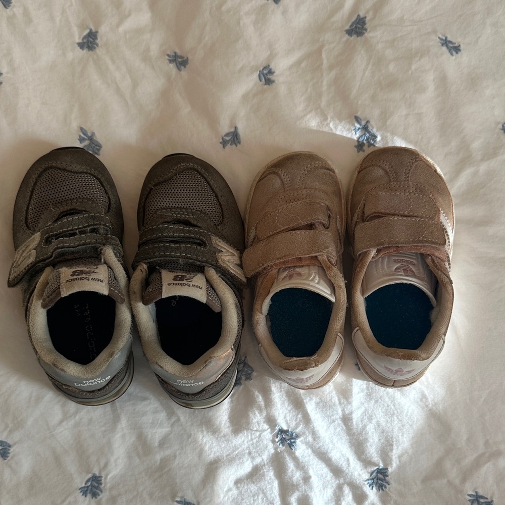 adidas and new balance Kids' Sneakers - grey and pink - set of 2